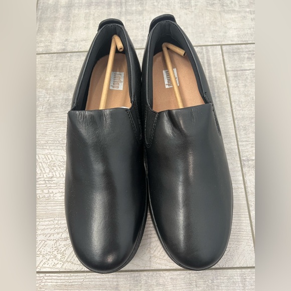 New Fitflop RALLY  Leather Slip-On Skate Sneakers Size 7.5 All Black $110 - Picture 1 of 6
